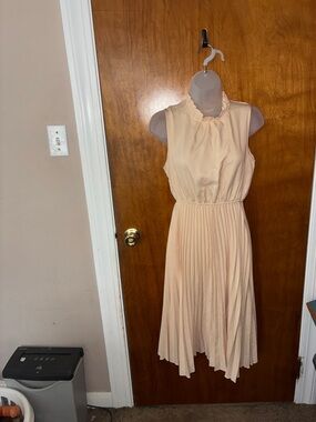 SHEIN Sleeveless Pleated Midi Dress in Peach